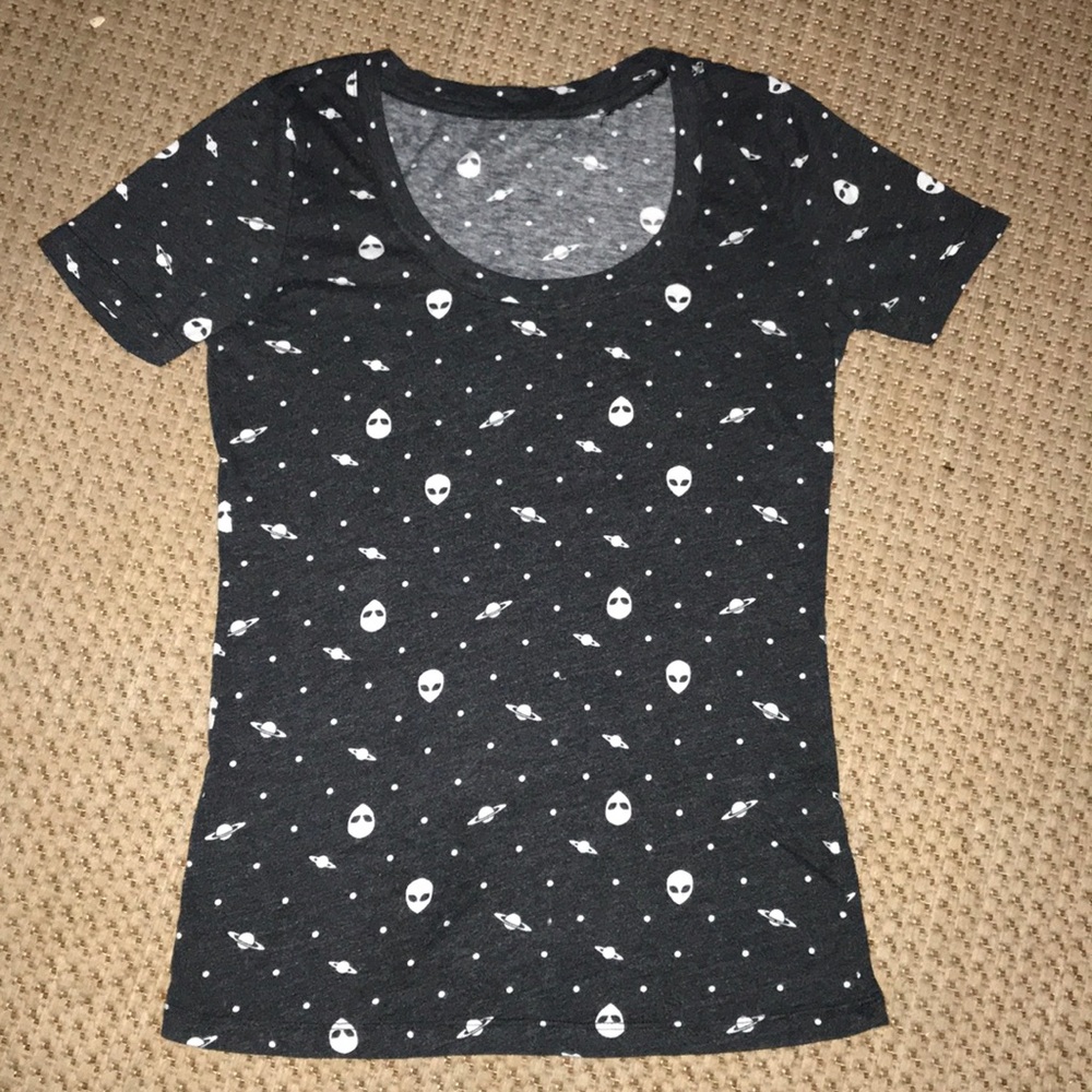 Black alien spaceship shirt